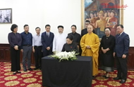Vietnam Fatherland Front delegation pays tribute to Lao N.A. President